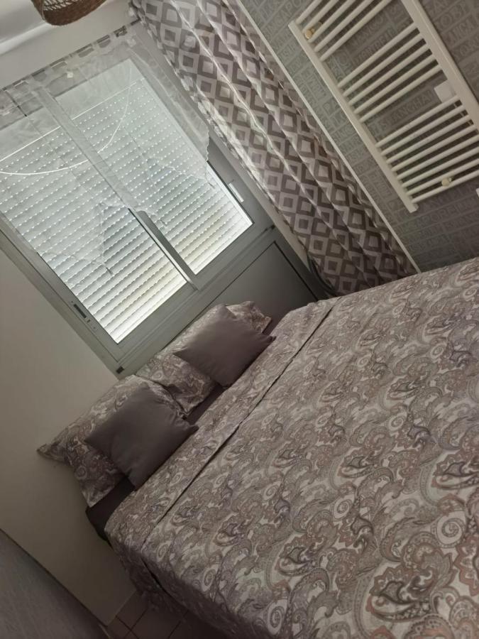 Agreable T1 Bis En Bord De Loire Apartment Blois Bagian luar foto
